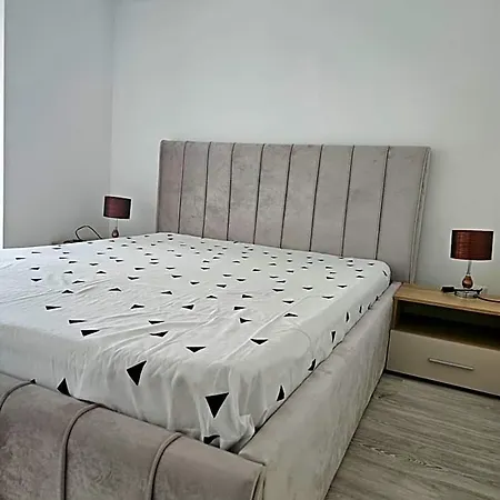 Aparthotel 10housemamaia